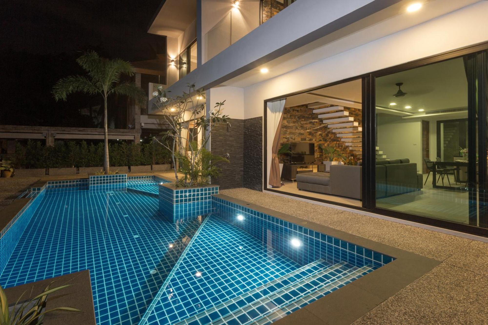 Twin Villas Seaview Kata Exterior photo