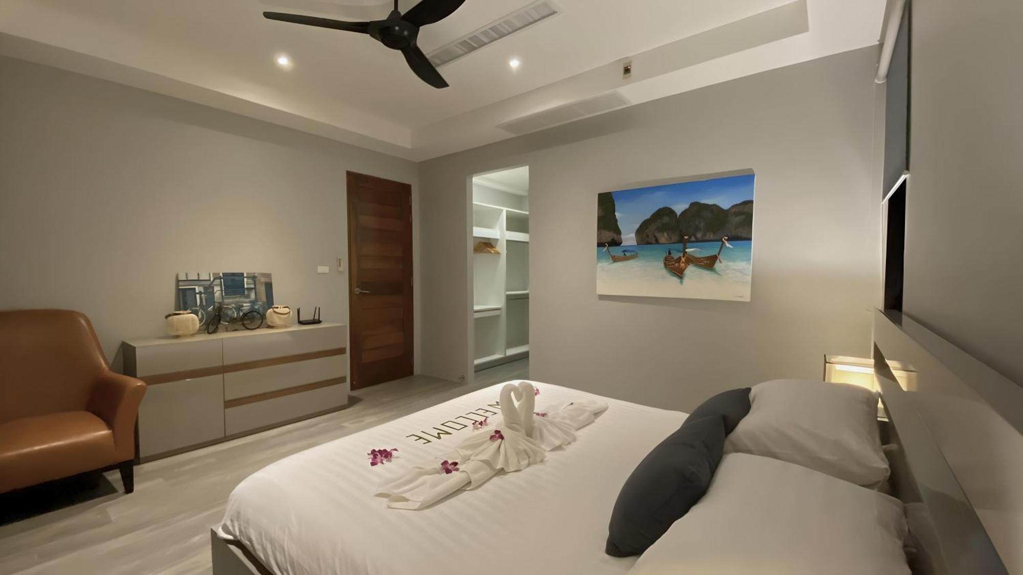 Twin Villas Seaview Kata Exterior photo