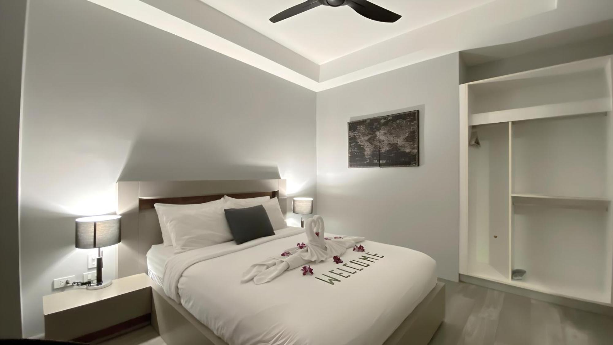 Twin Villas Seaview Kata Exterior photo
