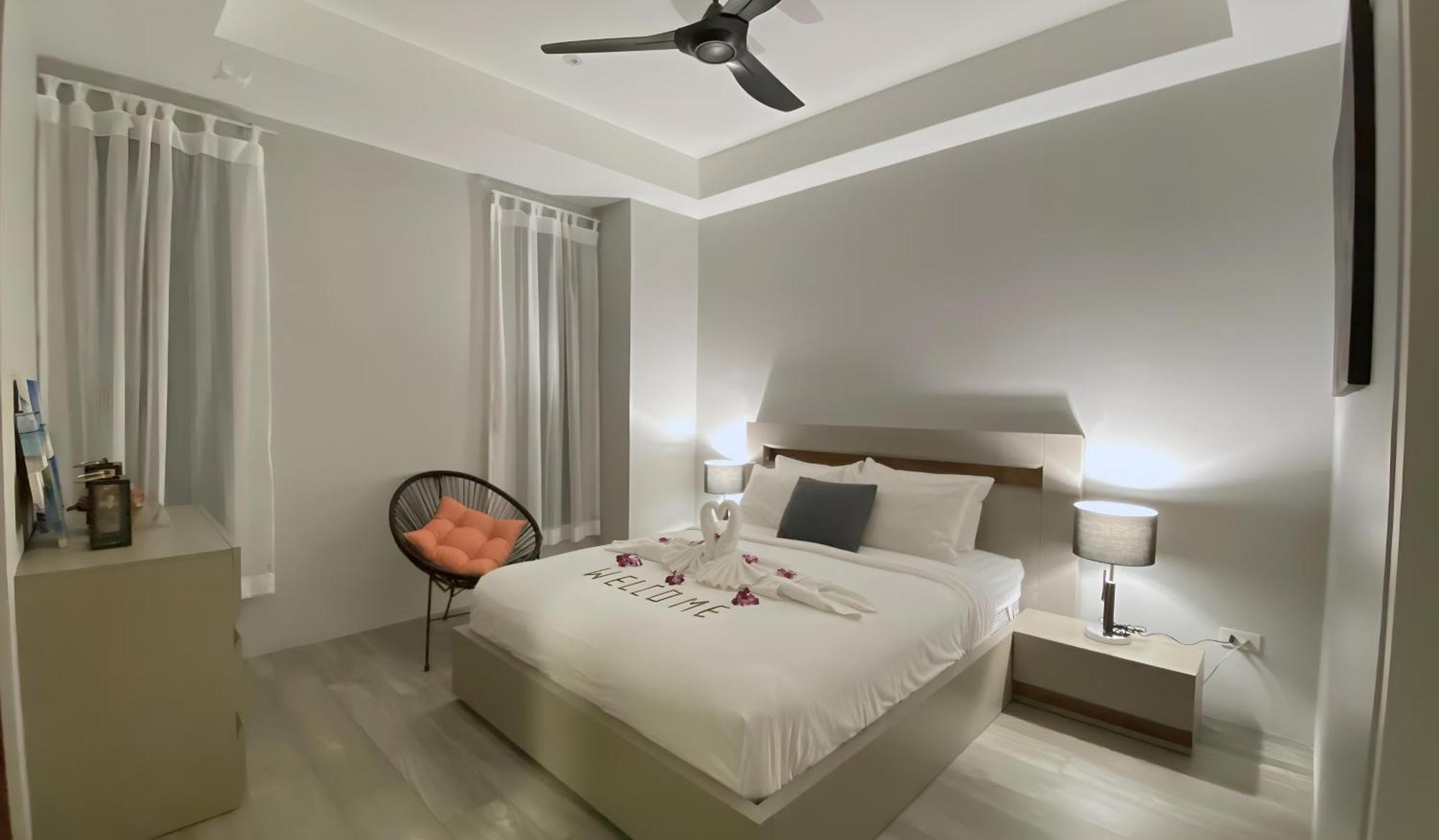 Twin Villas Seaview Kata Exterior photo