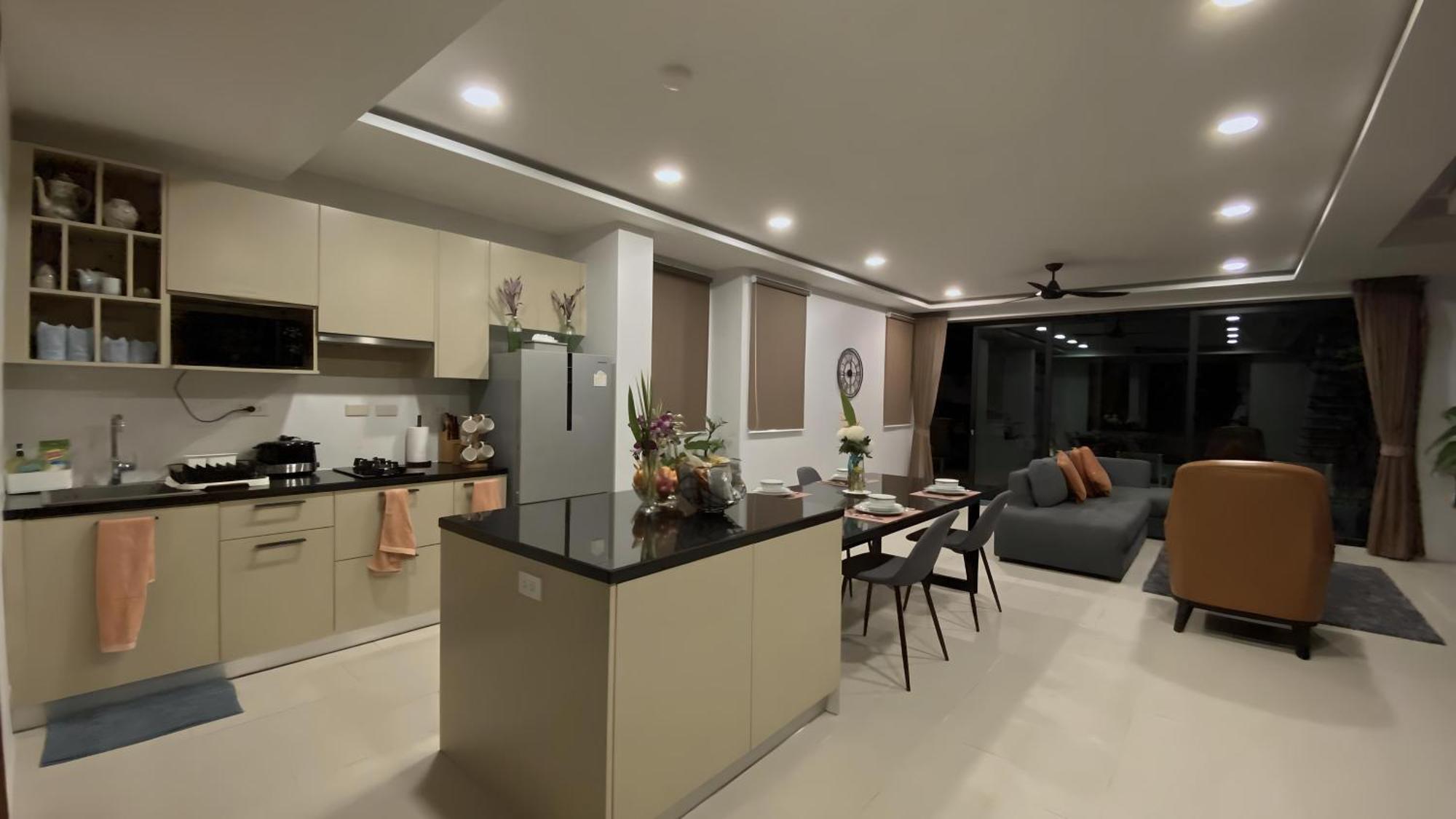 Twin Villas Seaview Kata Exterior photo